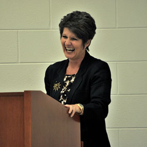 Owens speaks at leadership seminar