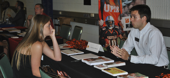 Rogers Scholars attend career fair